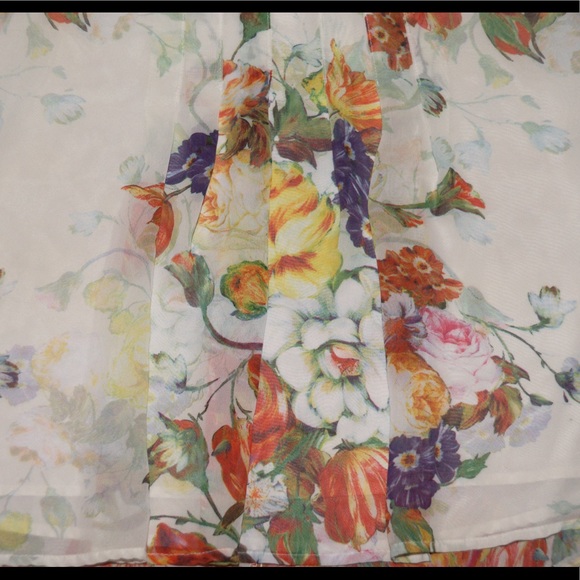 Sleeveless floral shirt - Picture 2 of 5